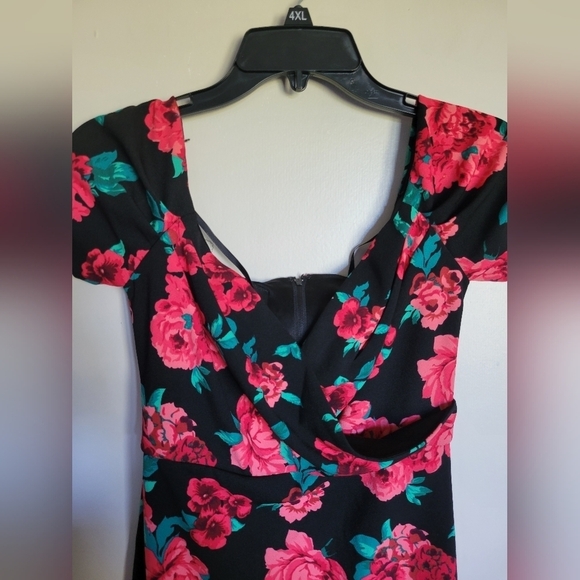 I.N. San Francisco Juniors Black Red Roses Floral Vneck Mini Pencil Dress Size 5 - Picture 6 of 6